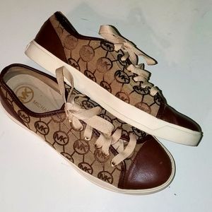 Michael Kors 9.5 signature brown sneaker shoes